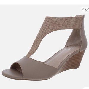 Charles by Charles David Womens Gallo Faux Leather Wedge Heels sandals size 9